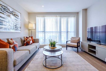 Wesferry Circus, Canary Wharf, London, E14 - Photo 2