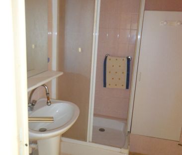 Location Appartement 1 pièce 35m² - Photo 2