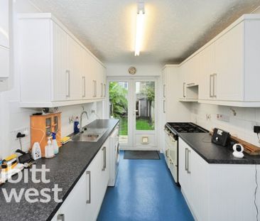 3 bedroom terraced house to rent - Photo 6