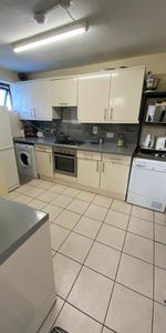 Room in a Shared House, Somerby Road, IG11 - Photo 4