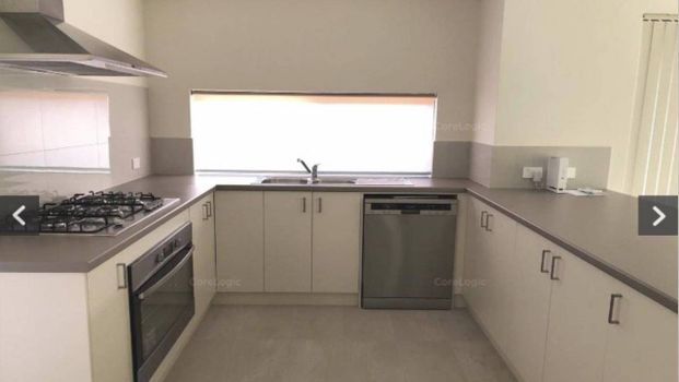 3x2 unit close to everything! - Photo 1