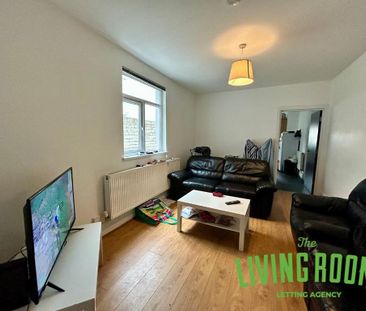 6 bedroom house to rent - Photo 1