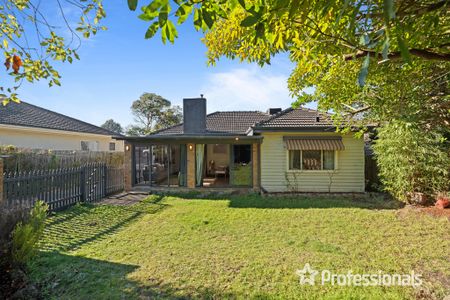 1/196 Lawrence Road, Mount Waverley VIC 3149 - Photo 2