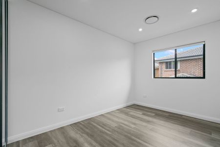 Beautifully Designed Duplex - Photo 2