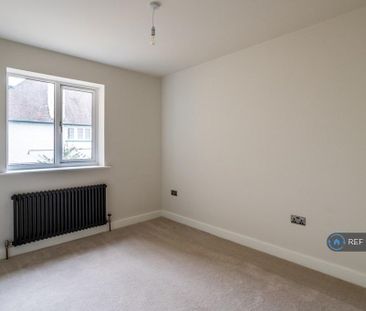 3 bedroom flat to rent - Photo 2
