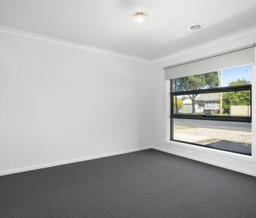 This modern home is waiting for you!! - Photo 3