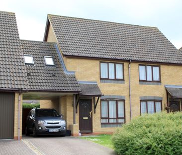 Curlew Crescent, Royston - Photo 1