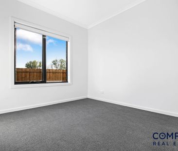 BRAND NEW FAMILY HOME! - Photo 2