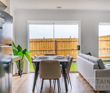 Stylish Shared Living in Prime Armstrong Creek Location – Fully Fur... - Photo 2