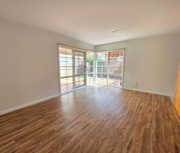 STREET FRONT 3 BEDROOM BEACHSIDE VILLA - Photo 2