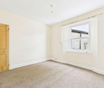 4 bedroom terraced house to rent - Photo 6