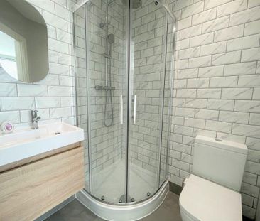 1 bedroom in a house share to rent - Photo 6