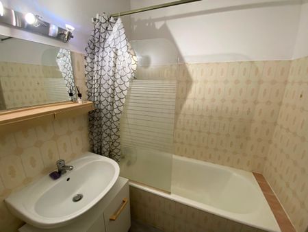 A Louer. Libre Immédiatement. Quartier Calme de Kerfeunteun, à Proximité du Likès Un T1 de 28 m² ! - Photo 5