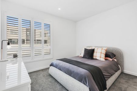 STYLISH COASTAL LIVING JUST 200M FROM THE BEACH - Photo 3