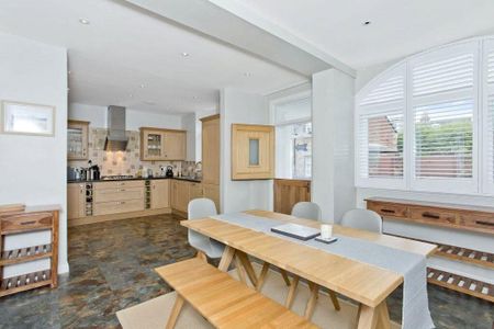 3 bedroom detached house to rent - Photo 5