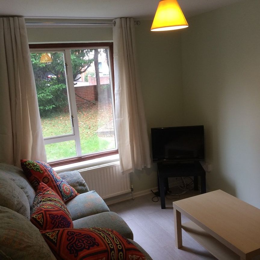 6 Bed End Terrace, Renelagh Gardens, SO15 - Photo 1