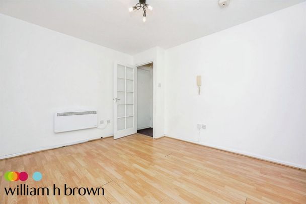 Lewes Close - Photo 1