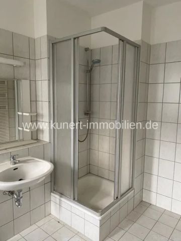 3-Zimmer-Wohnung mit Balkon in attraktiver Wohnlage von Chemnitz, Badezimmer mit Wanne und Dusche - Foto 2