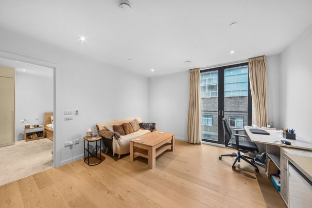 2 Bed Flat, St. Gabriel Walk, SE1 - Photo 1