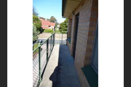 Affordable unit in great location! - Photo 5