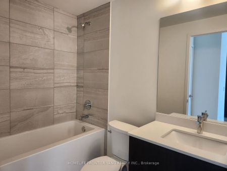 For Lease - 6 David Eyer Road Unit# 417, Richmond Hill, Ontario - Photo 4