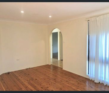 Spacious & Well-Maintained Home in Prime Kingswood Location - Photo 1