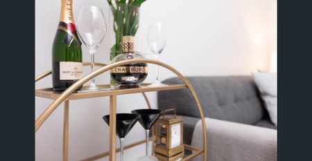 Elegant Home in Mosman Village (Private Lane Entrance next to 3 Ballantyne Street) - Photo 2