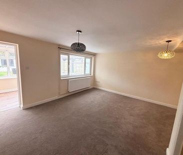 3 bedroom detached house to rent - Photo 3