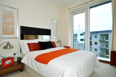 2 bedroom penthouse to rent - Photo 2