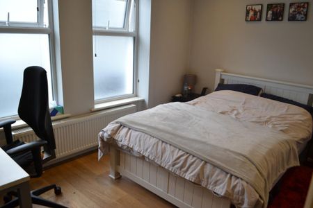 5 bedroom flat to rent - Photo 3