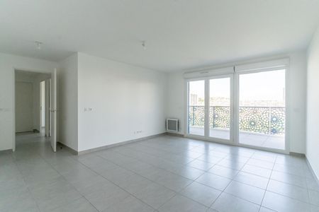 location Appartement F3 DE 66m² À MARSEILLE - Photo 2