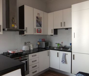 1 Bed Flat, Fulham Road, SW6 - Photo 3