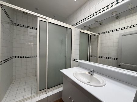 Location Appartement 4 pièces 110m² COGNAC 16100 - Photo 5