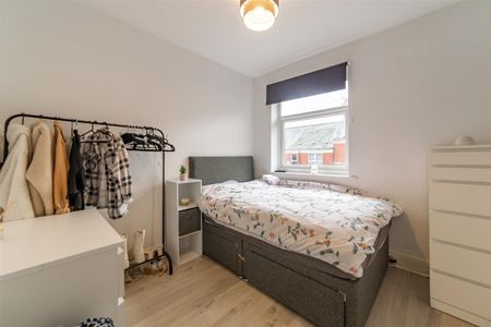 3 bed flat to rent in Brandon Grove, Sandyford, NE2 - Photo 4