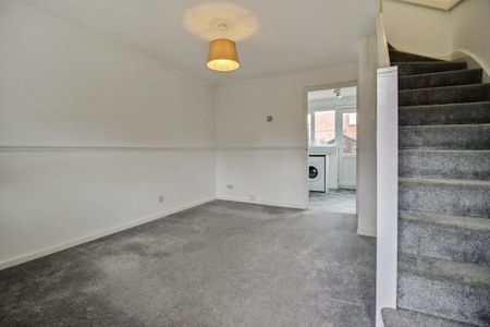 2 bedroom end of terrace house to rent - Photo 2