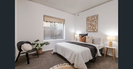 Low maintenance 2 bedroom ground floor unit positioned perfectly - Photo 4