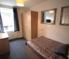 3 Bed - 15 Thornville Street, Hyde Park, Leeds - LS6 1RP - Student - Photo 4