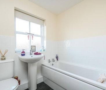 3 bedroom semi-detached house to rent - Photo 5