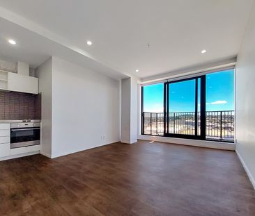 Spacious two bedroom apartment with views! - Photo 3