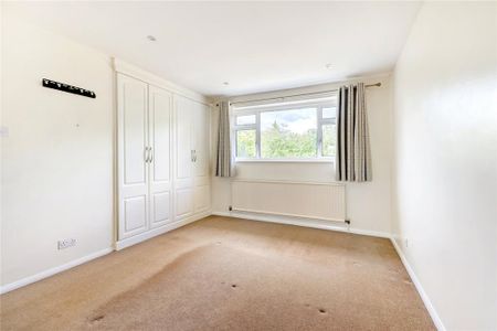 4 bedroom detached house to rent - Photo 3