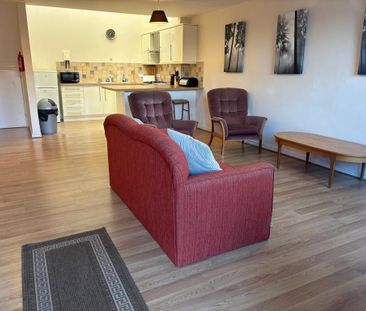 2 bedroom terraced house to rent - Photo 2