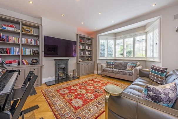 Petersham Road, Richmond, TW10 - Photo 1