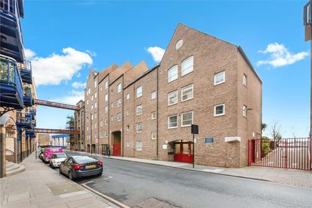 A nicely appointed one bed apartment situated on sixth floor of this conveniently located block located in the heart of Wapping. - Photo 5