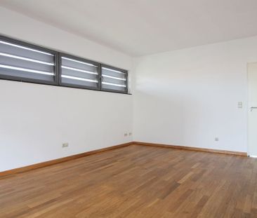 Appartement te huur in Schaarbeek voor € 1.050 met 1 slaapkamer - Photo 3