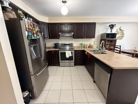 For Lease - 40 Chatterson Street, Whitby, Ontario - Photo 5