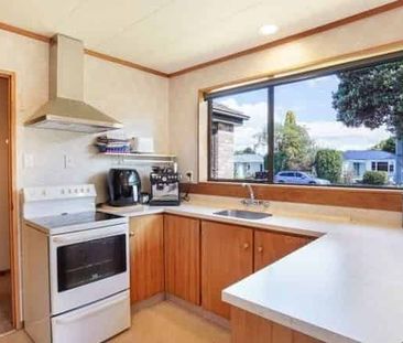 Townhouse 2 bed conservatory in Hokowhitu - Photo 2