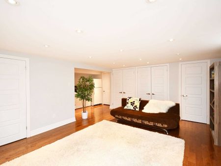 For Lease - 2123 Cliff Road, Mississauga, Ontario - Photo 4