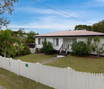 12 Olivella Street, Mansfield. - Photo 4