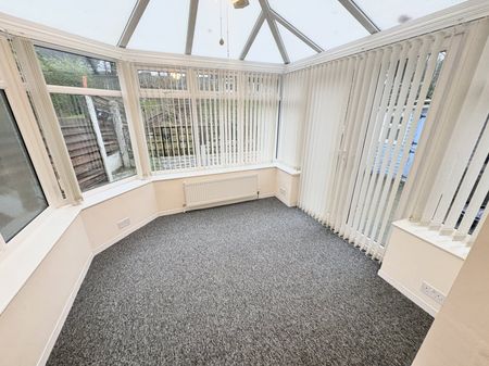 3 bedroom semi-detached house to rent - Photo 2