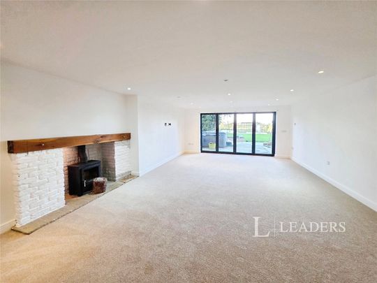 4 bedroom house to rent Wilsthorpe, Stamford, PE9 - Photo 1